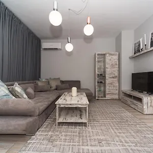  Apartment Fashionable 1bd Flat In The Centre Of Bulgaria